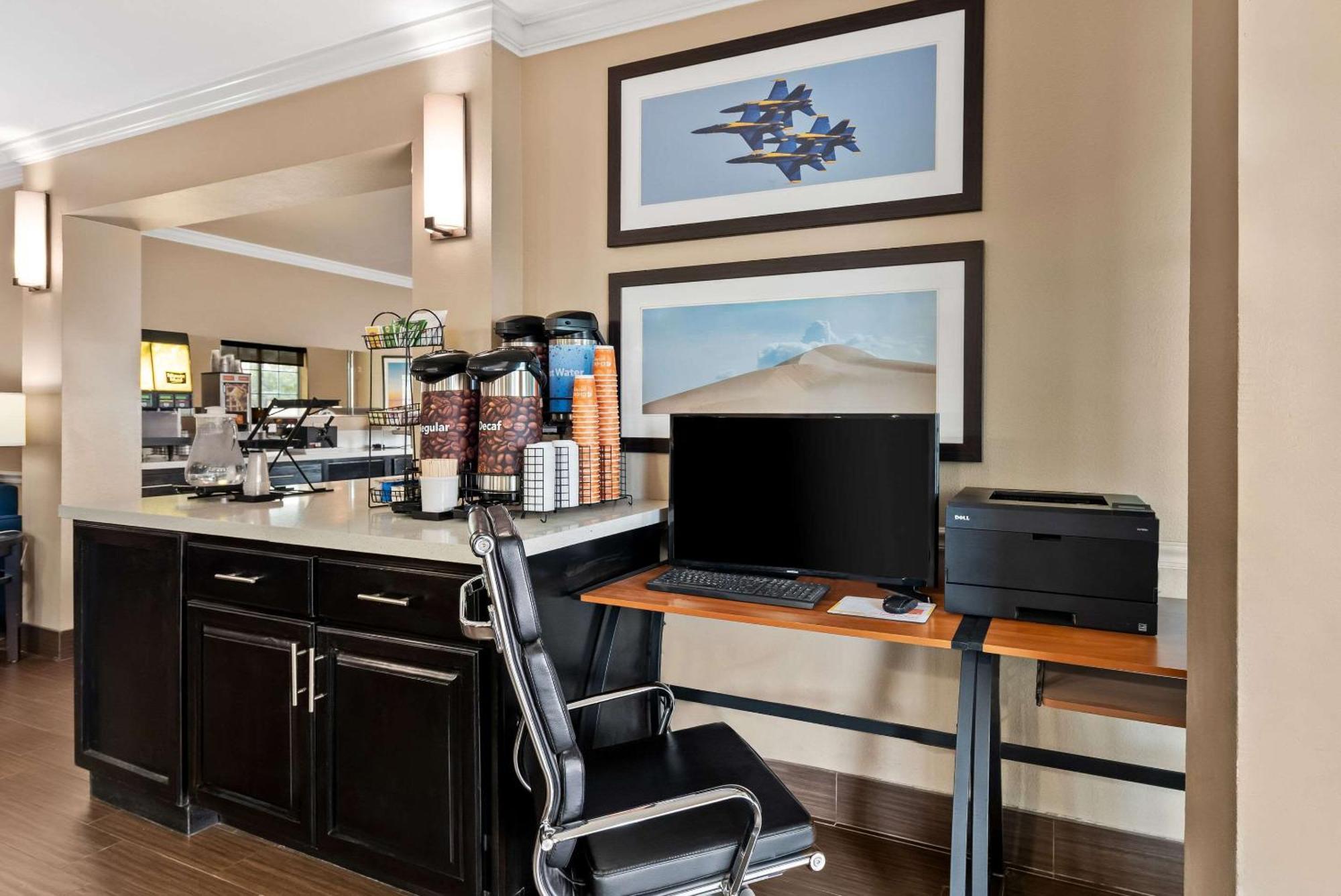 Mainstay I-8 Hotel