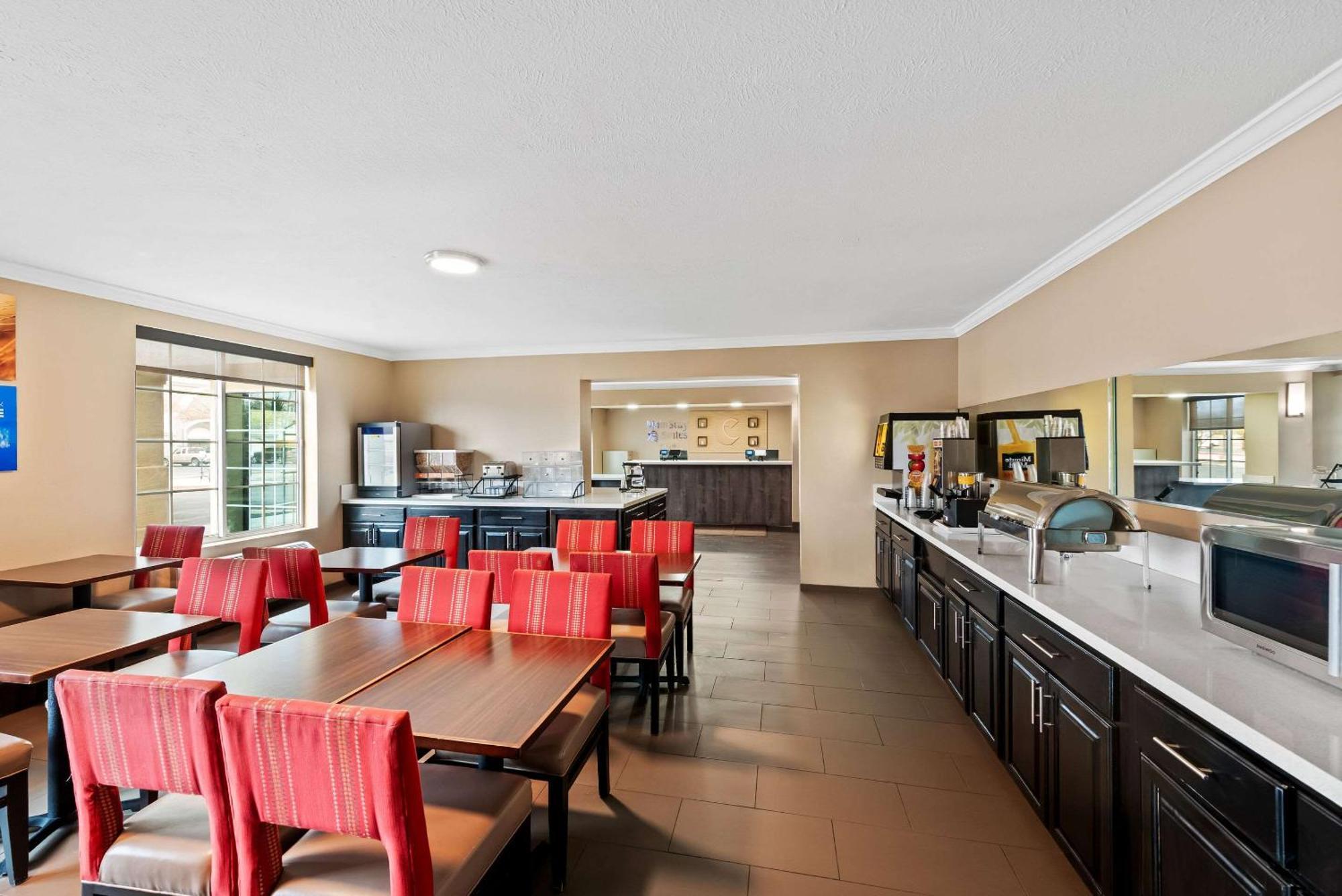 Mainstay I-8 Hotel 3*