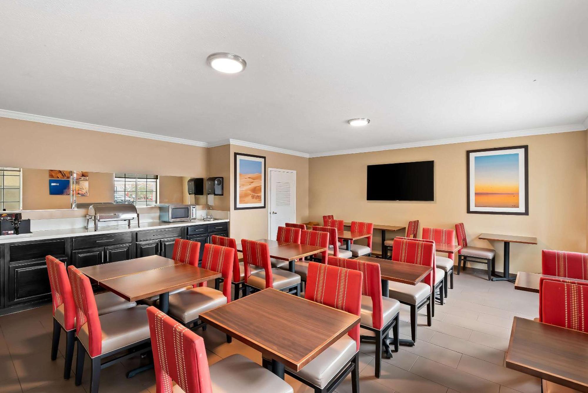 Mainstay I-8 Hotel